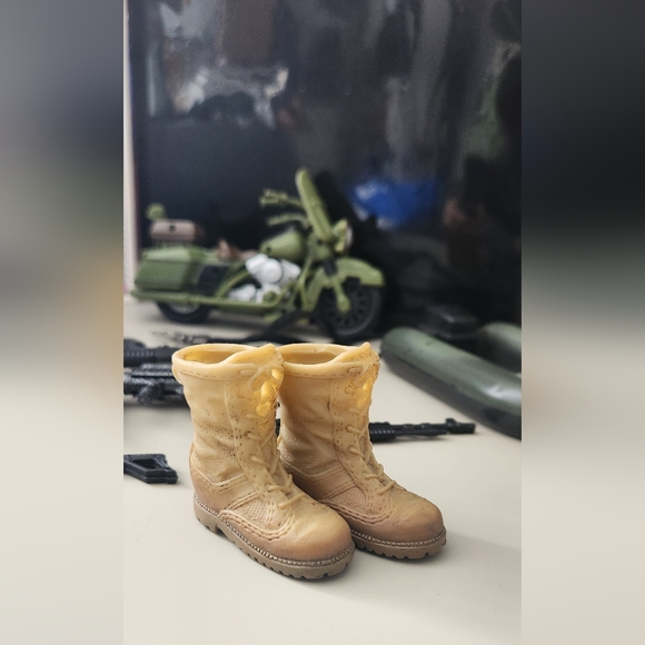 GI JOE Boots & More Army Toy Lot - Picture 5 of 9
